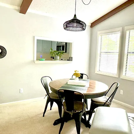 Aspen Way Condo - Wake Forest University
